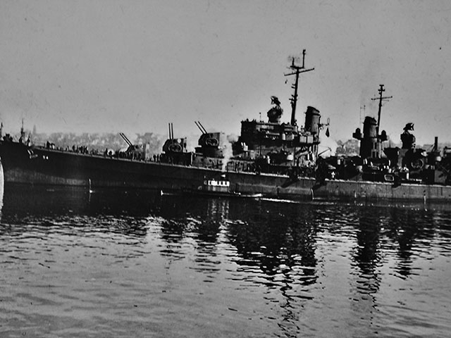 Light cruiser anti-aircraft, San Juan CLAA 54, in Everett circa 1945. 
Photo courtesy of Port of Everett. 
